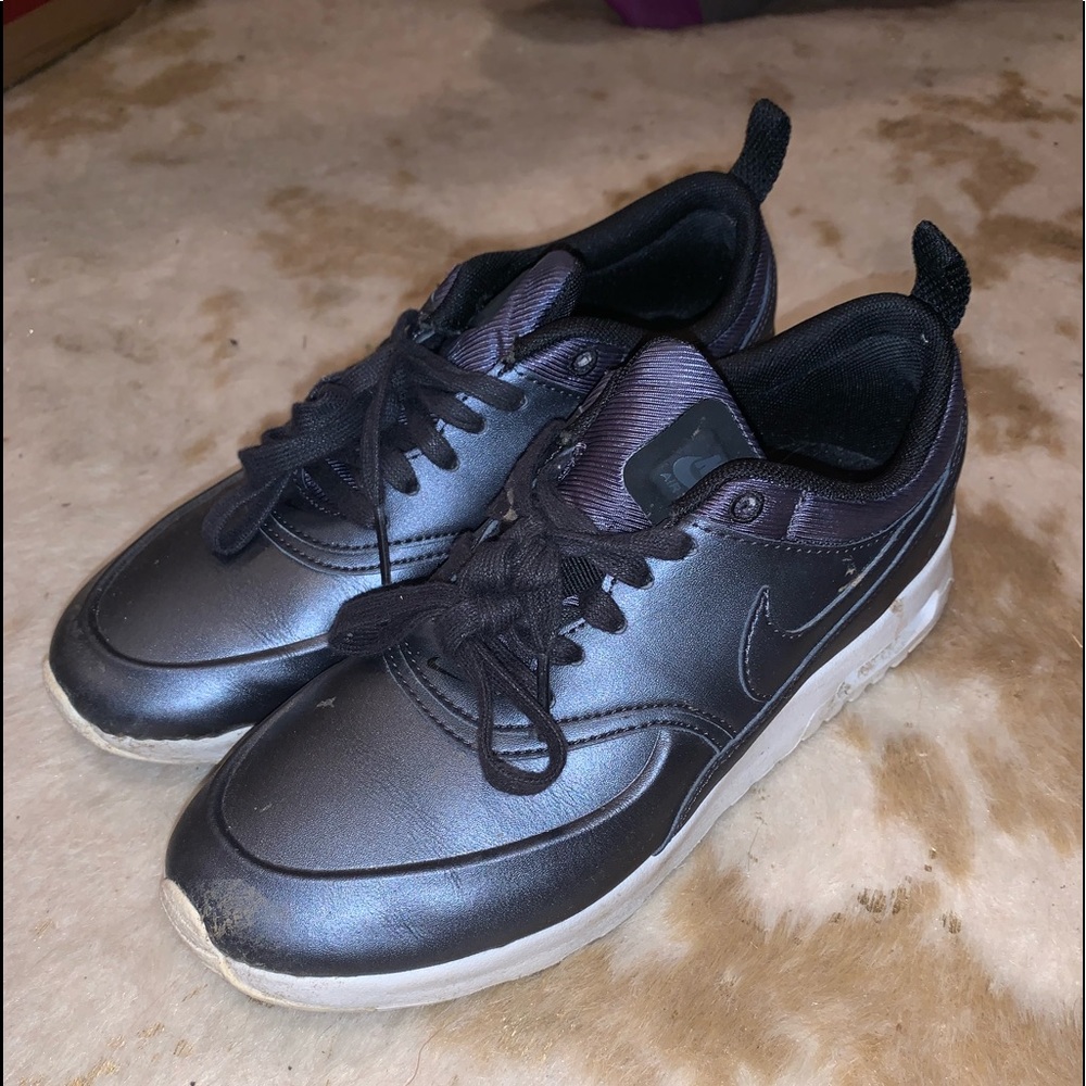 Nike tennis shoes